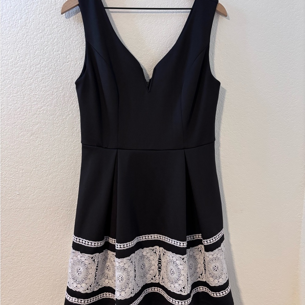 Alya Black Dress with White Lace Accents Lined Size M - Picture 1 of 6